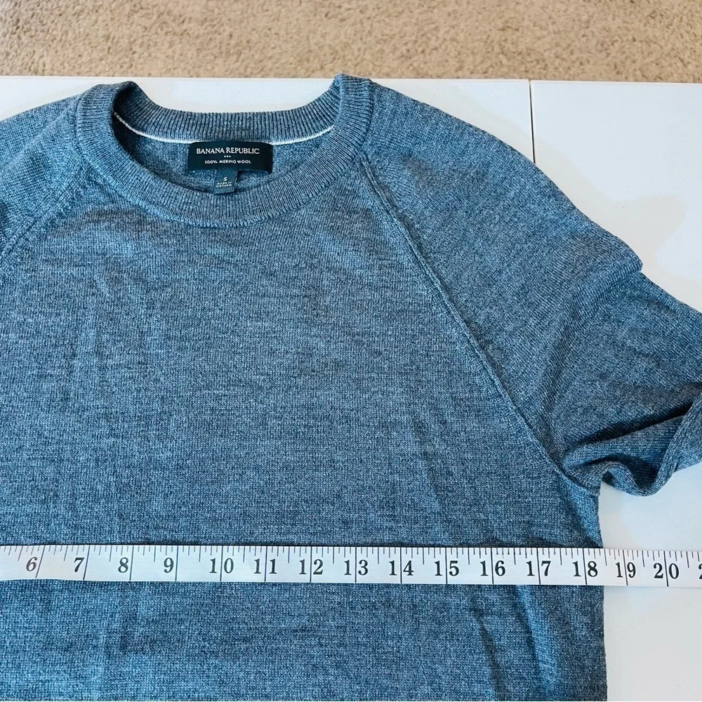Banana Republic Crewneck Merino Wool Sweater Small Dark Gray Lightweight